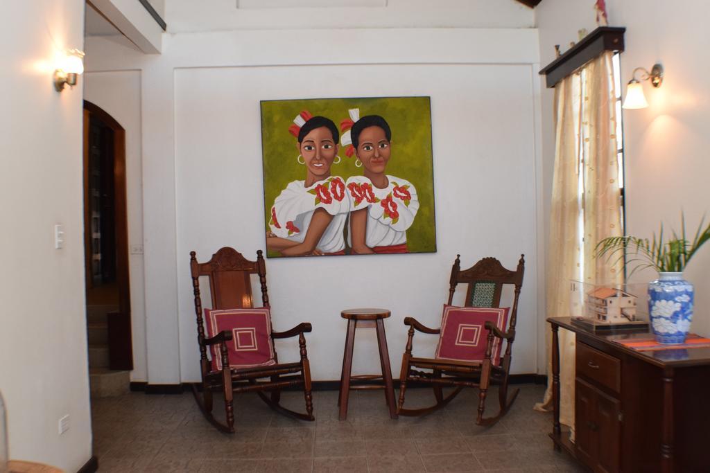 Martha'S Guesthouse San Ignacio Exterior photo