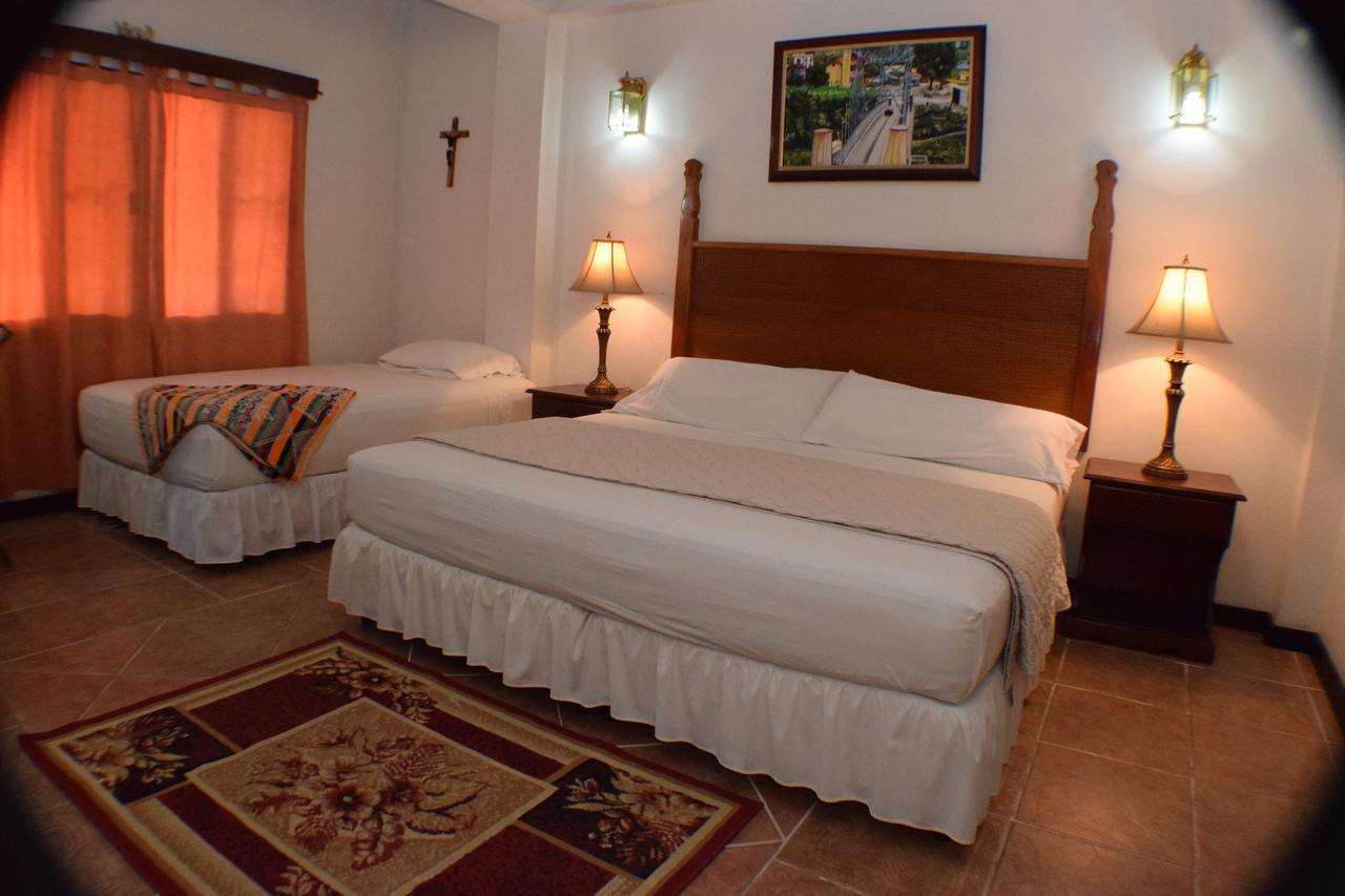 Martha'S Guesthouse San Ignacio Room photo